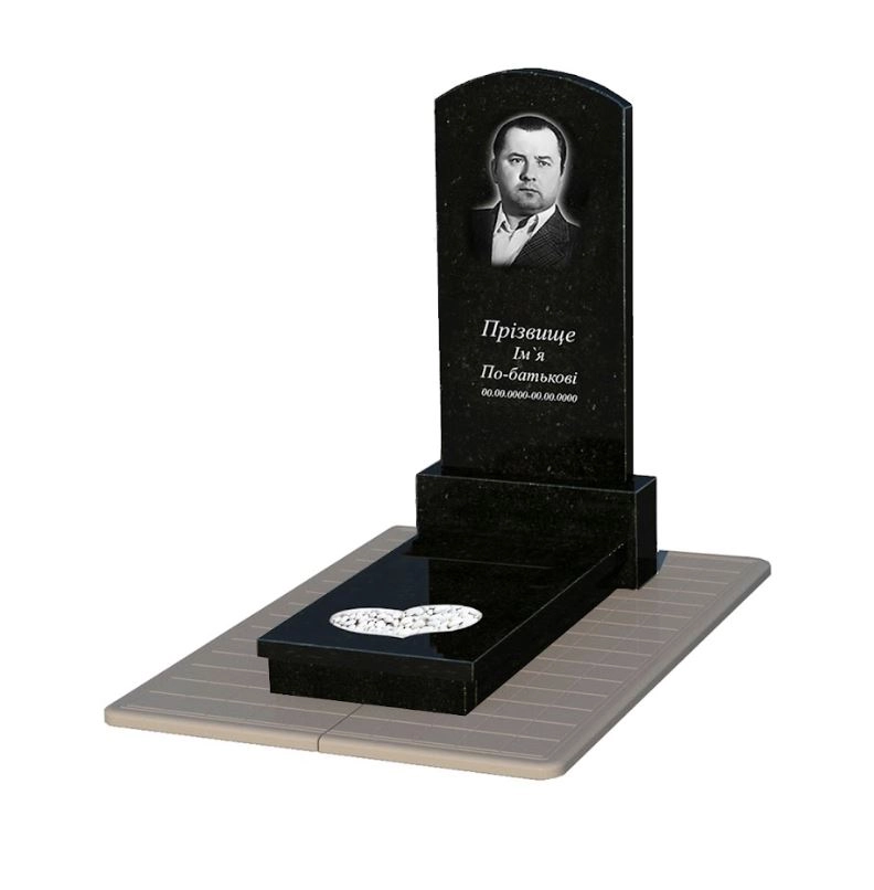 Основное Гранитный памятник с сердцем резная работа одинарный из черного гранита Коростышев Дуга 009 к11-kor-pf-120-60-08-009-pbd3