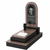 Гранитный памятник с цоколем одинарный из гранита Токовский Коростышевский с листом резная работа к13-tok-kor-pf-80-40-05-006-ck