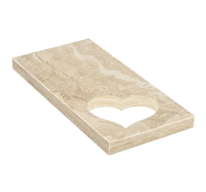 Основное Надгробная плита бежевая 1000x500x50 из мрамора Дайна с полированными фасками серия Сердце правая pl-dan-pf-pt-100-50-05-SERCE-r