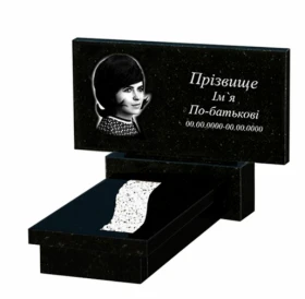 Пам'ятник на могилу із граніту стела 40х80 см одинарний із чорного граніту Коростишів з вирізаною смугою к23-kor-pf-40-80-08-001