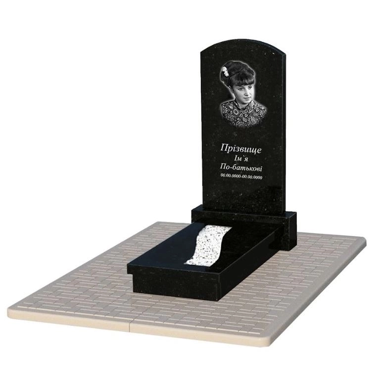 Основное Гранитная плита на могилу длиной 145 см одинарная с вырезанной полосой из черного гранита Коростышев Дуга 009 к23-kor-pf-120-60-08-009-pbd3