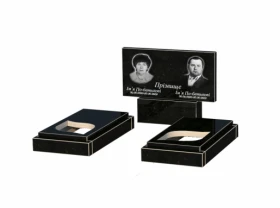 Без декору Гранітний пам'ятник горизонтальний подвійний із чорного граніту Коростишів з листом різьблена робота к22-kor-npf-40-80-05-001