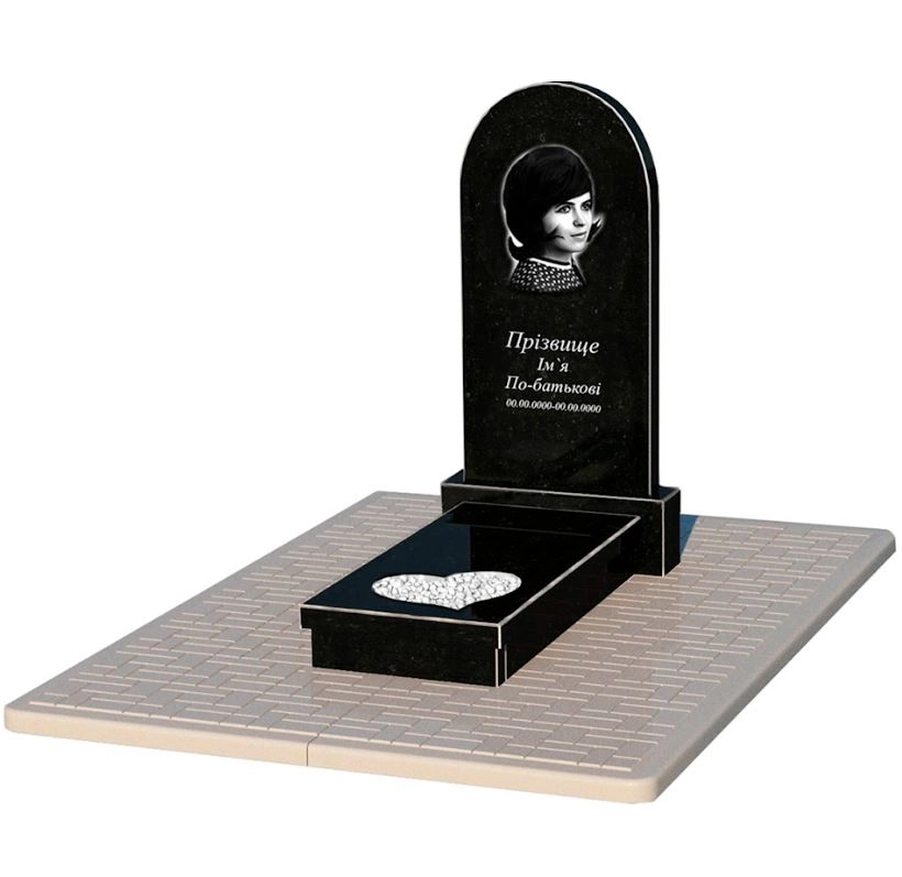 Основное Гранитный памятник на кладбище стела 100х50 см одинарный из черного гранита Коростышев с сердцем резная работа к11-kor-npf-100-50-08-006-pbd2