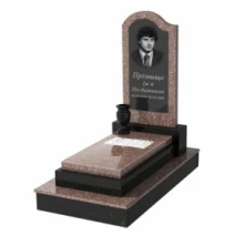 Гранитный памятник с вырезанным флагом одинарный из гранита Токовский Коростышевский к6-tok-kor-pf-80-40-05-011-ck