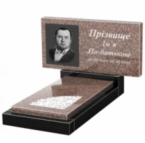 Гранитный памятник на кладбище стела 50х100 см одинарный из гранита Токовский Коростышевский с вырезанным уголком к24-tok-kor-npf-50-100-08-001