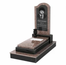 Памятник из гранита с неполированными фасками одинарный из гранита Токовский Коростышевский с вырезанным флагом к6-tok-kor-npf-80-40-05-011-R-ck