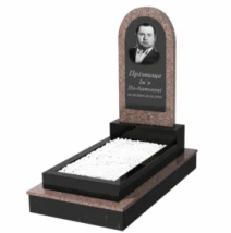Гранитный памятник для мужчины одинарный из гранита Токовский Коростышевский к2-tok-kor-pf-80-40-05-006-ck