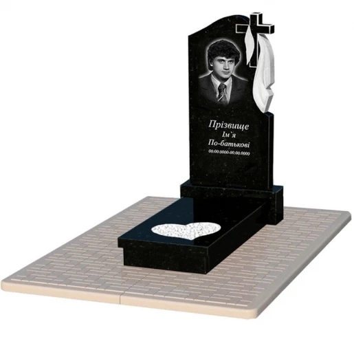 Гранітний пам'ятник з серцем різьблена робота одинарний із чорного граніту Коростишів к11-kor-pf-100-50-08-142-r-pbd2