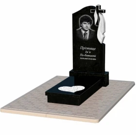 Гранітний пам'ятник з серцем різьблена робота одинарний із чорного граніту Коростишів к11-kor-pf-100-50-08-142-r-pbd2