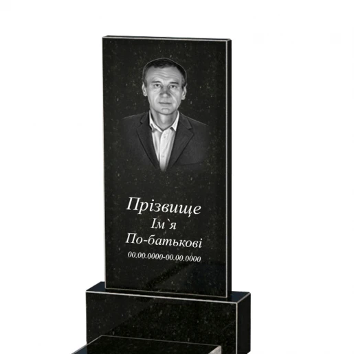 Портрет и надписи Гранитный памятник с декорированием искусственной травой одинарный из черного гранита Коростышев с вырезанным уголком к97-kor-npf-npt-80-40-05-001