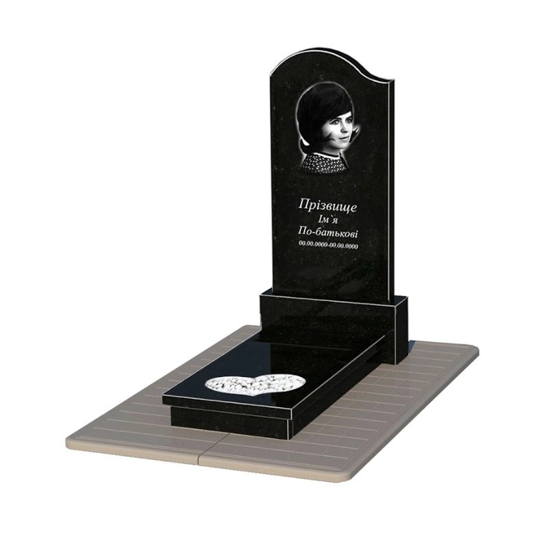 Основне Пам'ятник із граніту високий одинарний із чорного граніту Коростишів з серцем різьблена робота к11-kor-npf-120-60-08-011-l-pbd3