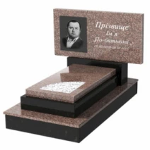 Гранитный памятник горизонтальный одинарный из гранита Токовский Коростышевский с вырезанным уголком к24-tok-kor-pf-40-80-05-001-ck